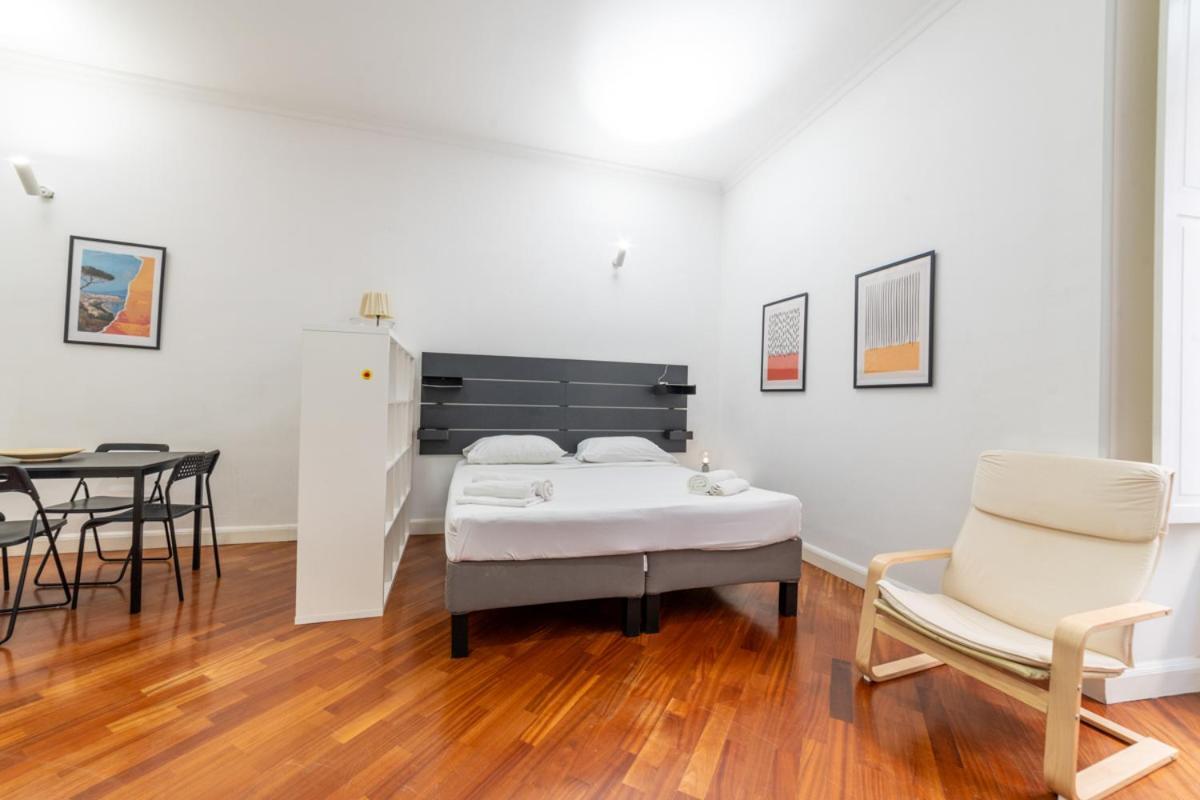 Via Atri 25 Apartment เนเปิลส์ ภายนอก รูปภาพ